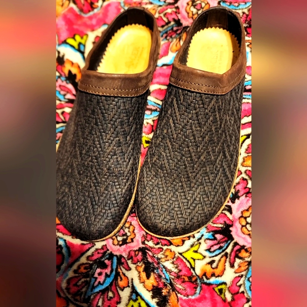 Brown Textured Slip-On Loafers with Leather Yellow Lining